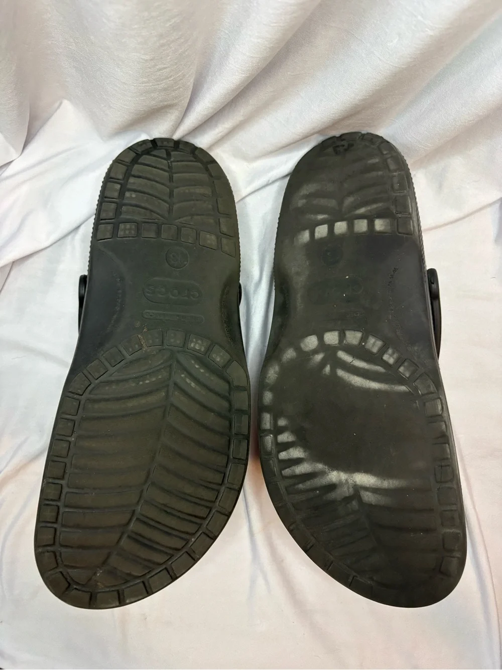 CROCS comfortable slip